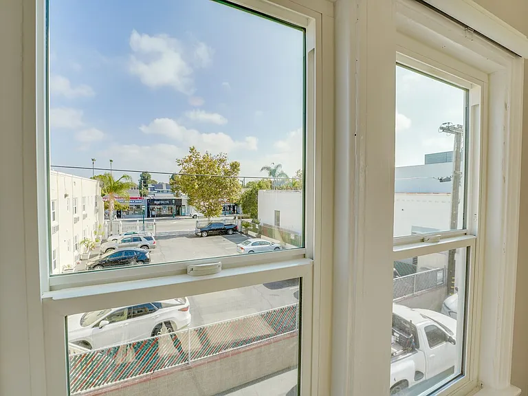 310 G St — Photo 21