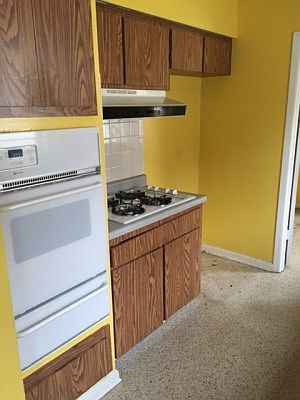 5th image of 10914 N 28th St