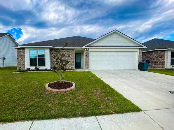 1304 Meadow Crossing Dr, Gonzales, LA 70737