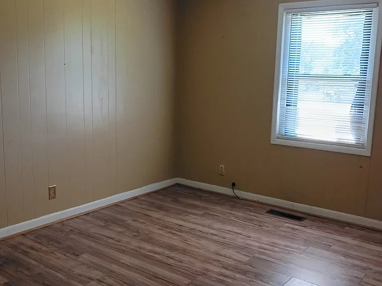 402 Mimosa Cir — Photo 6