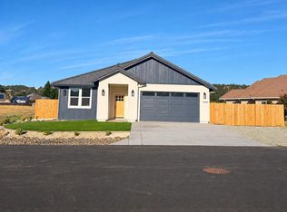 19069 Shoreline Dr, Cottonwood, CA 96022