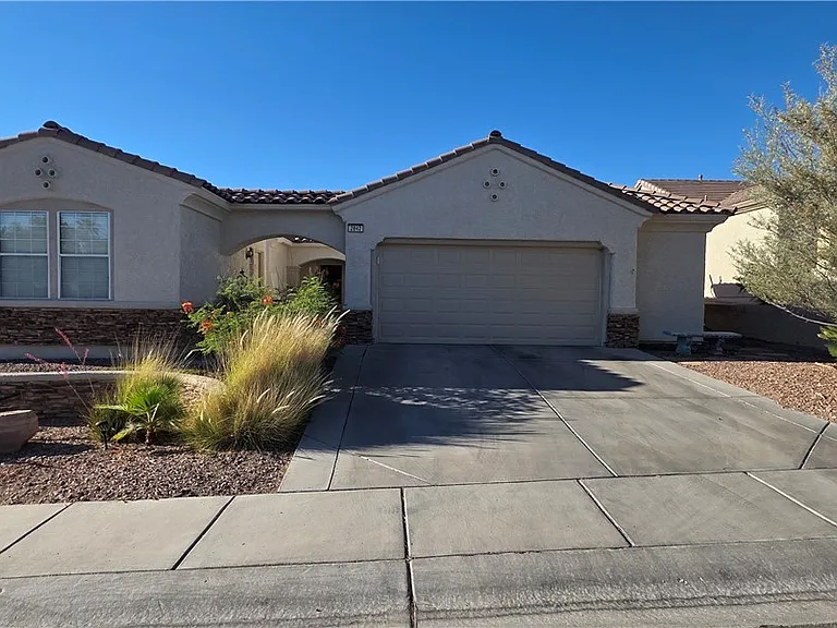 2842 Freedom Hills Dr — Photo 2
