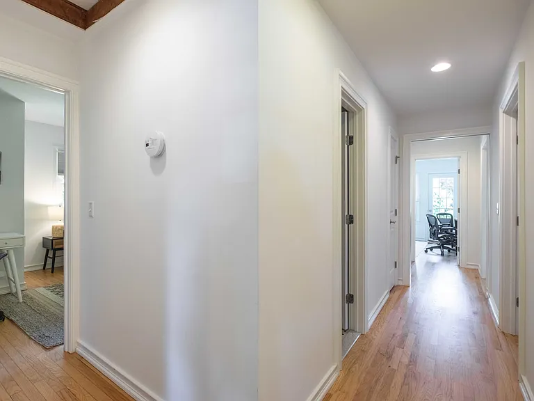 241 Pantigo Rd — Photo 17