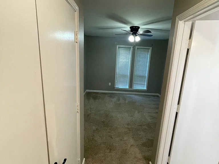 1738 E Churchill Downs Rd — Photo 9