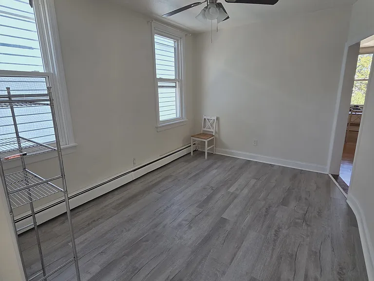 Living room with Ceiling Fan