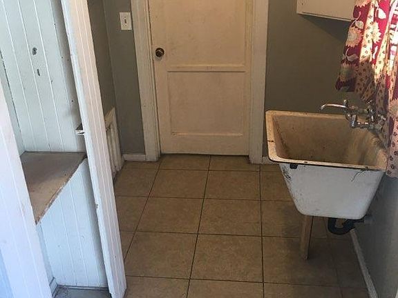 2nd image of 2128 N Pershing Ave