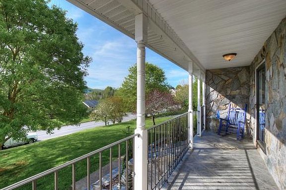 2nd image of 3715 Meadow Green Dr