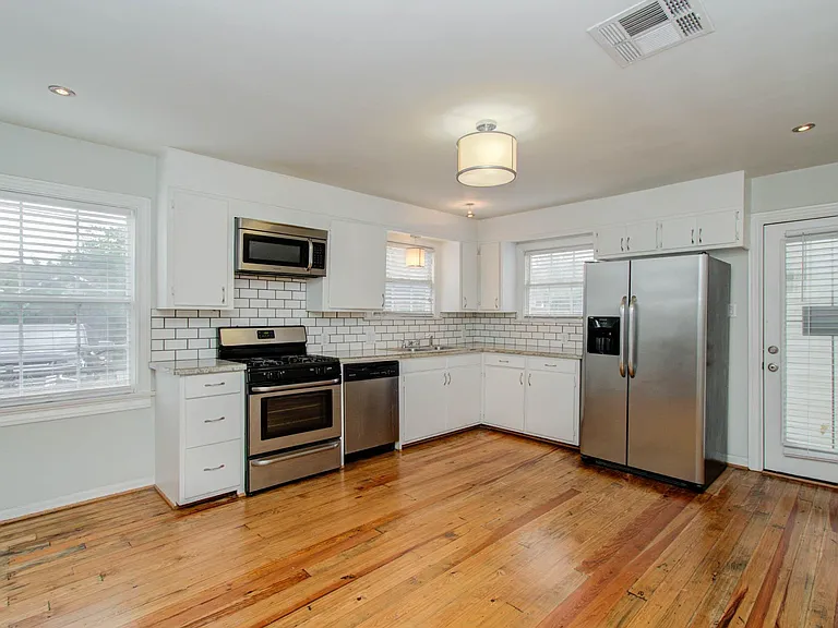 4706 Fisk St — Photo 17