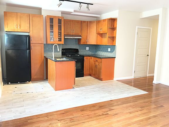 2nd image of 5806 Mosholu Ave