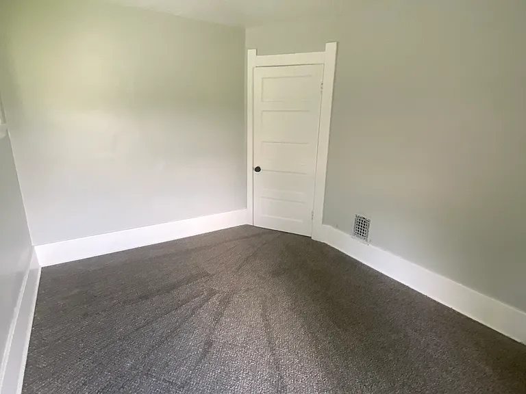 1074 W Woodruff Ave — Photo 9