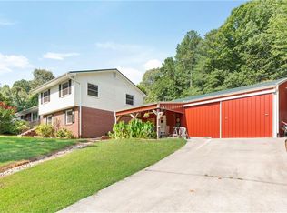 605 N Poplar St, Walhalla, SC 29691