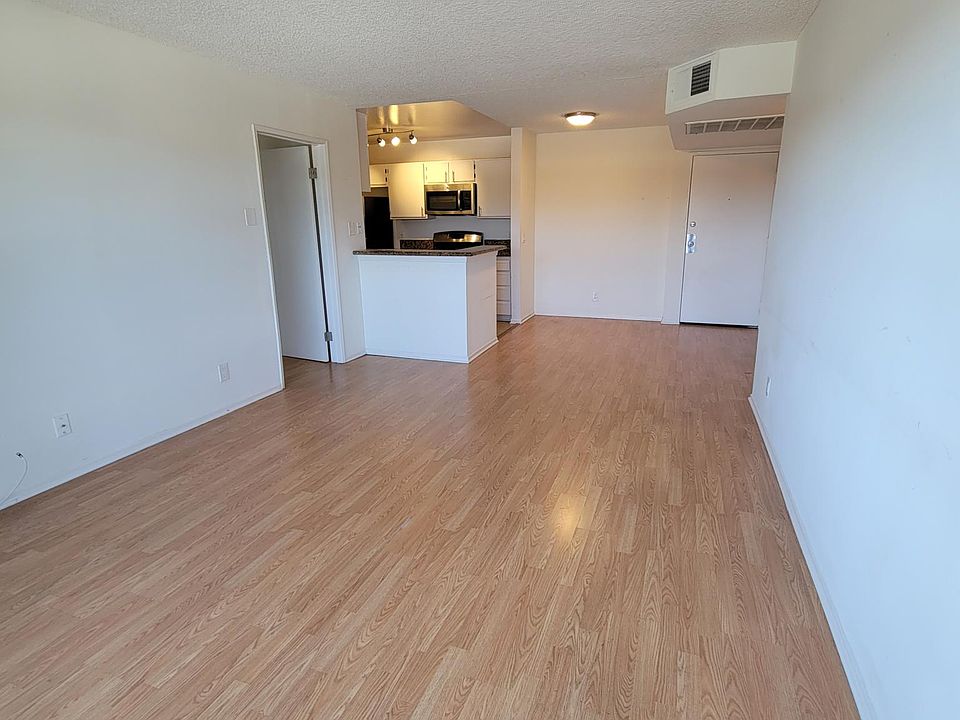 1st image of 1725 Grismer Ave APT 301