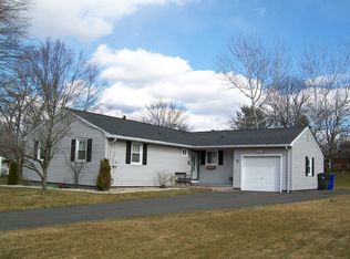 30 Fairlane Dr, Wethersfield, CT 06109