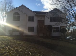 218 Rustic Rd, Ronkonkoma, NY 11779