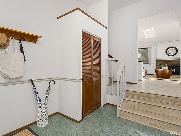2nd image of 21619 NE 73rd Pl
