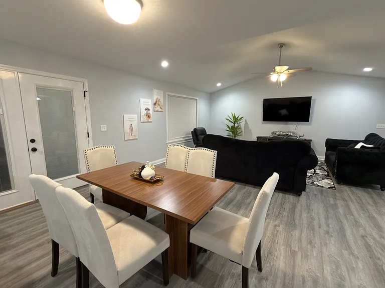 8619 Wooded Glen Rd — Photo 5