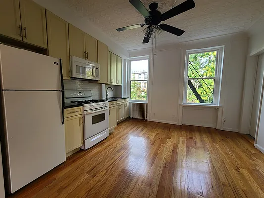 Rented by Brooklyn Heights Real Estate Inc | media 21