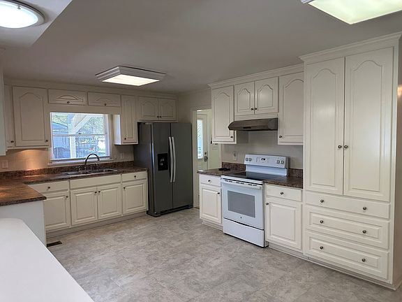 5th image of 1007 N Isabella St