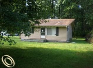 3821 Beech Rd, Fort Gratiot, MI 48059