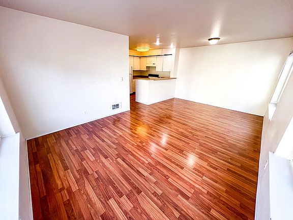 5th image of 1509 E Madison St #205