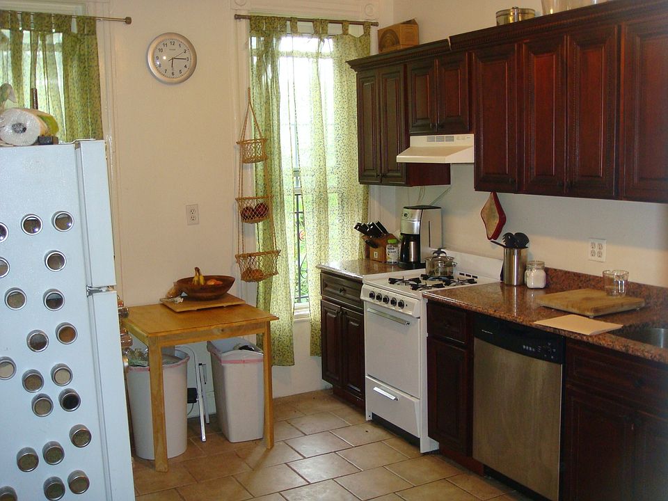 2nd image of 482 7th Ave #4