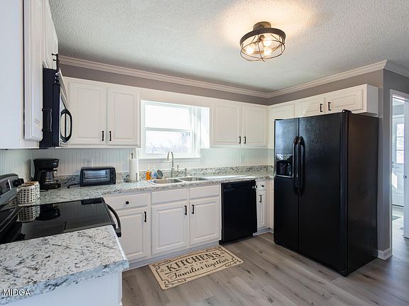 5th image of 1578 Edsel Senn Rd