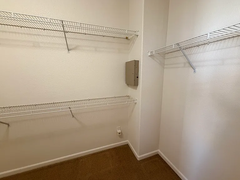 5780 Shadow Hill Dr — Photo 15