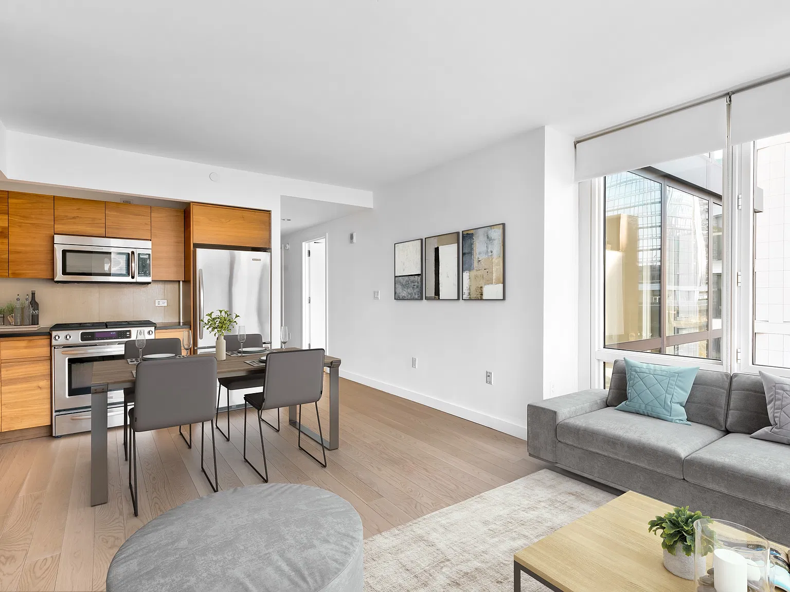 550 West 45th Street — Photo 2