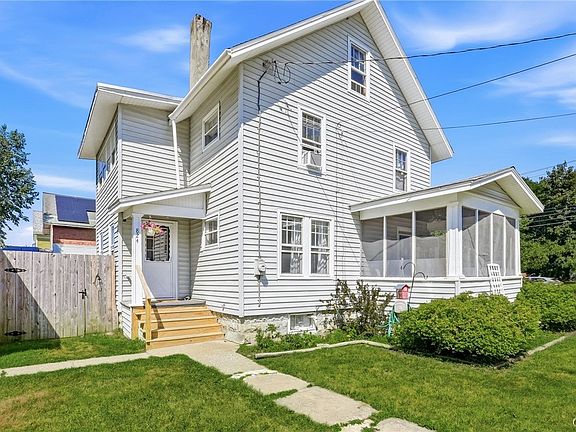 2nd image of 824 Floyd Ave