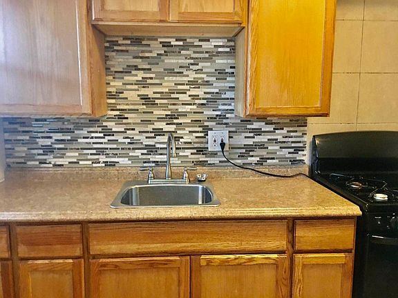2nd image of 1301 W 45th St #202