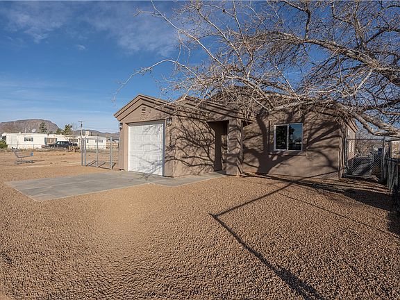2nd image of 3179 E Leroy Avenue