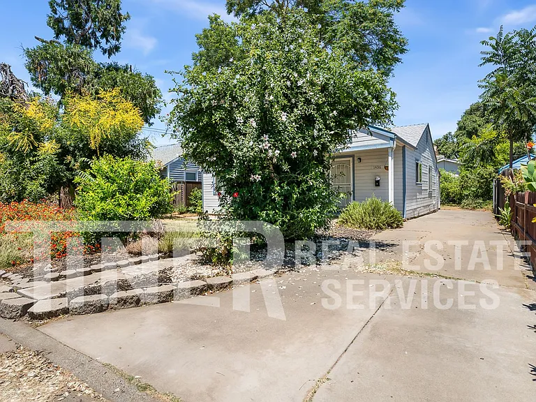 1436 Carrie St — Photo 4