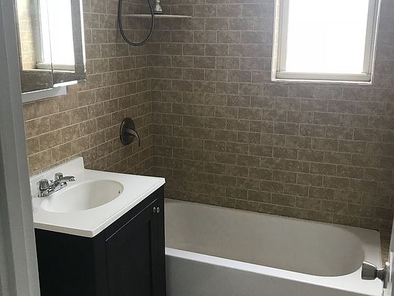 4th image of 437 27th Ave APT 3R
