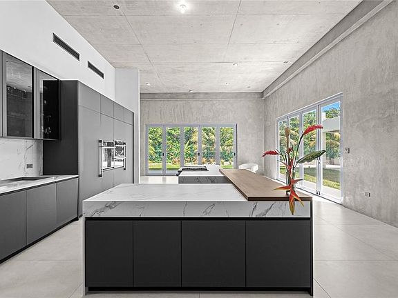 5th image of 13 Surfside Rd