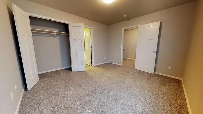 3 bed, 2.5 bath, $2,050 — Photo 4