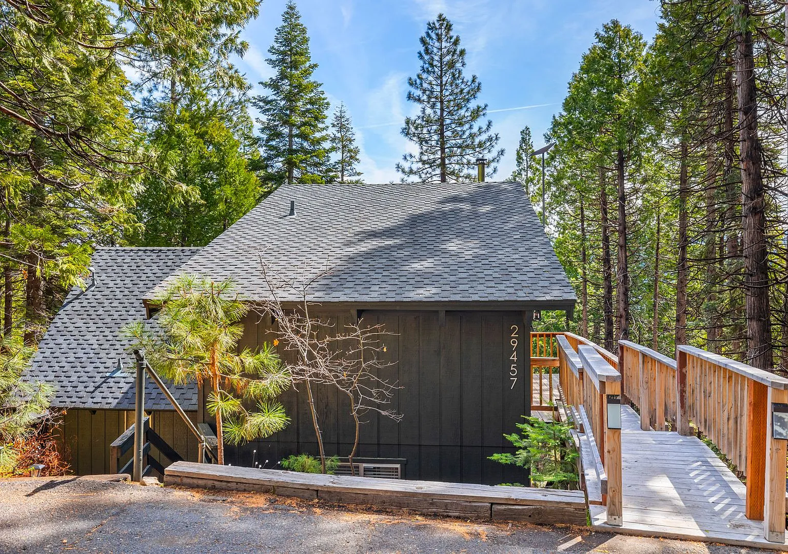 Charming 3-Bedroom, 2-Bath Home in Cold Springs — Photo 1