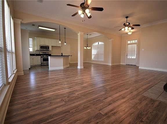 3rd image of 3419 Cove Ct