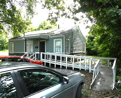 304 Crockett St Photo 1