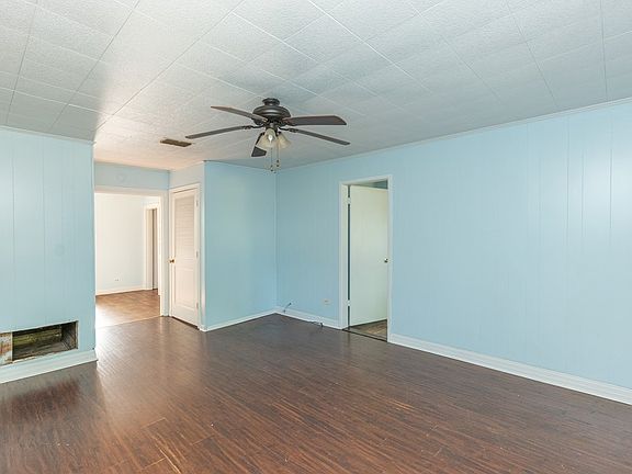 3rd image of 943 S Micheaux St