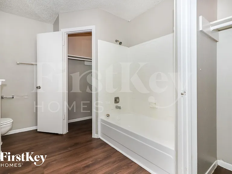 7506 Tetela Dr — Photo 14