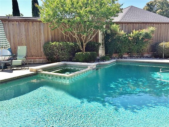 3rd image of 5623 Willow Wood Ln