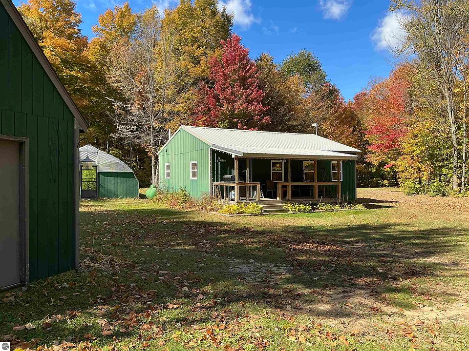 1st image of 9325 NE Barnhart Rd