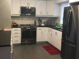 16 Massa Ln #16, Edgewater, NJ 07020