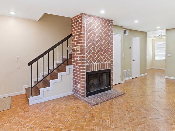 3rd image of 9051 Cedros Ave APT 8