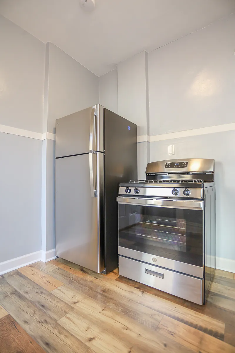 Building Photo - 1848 W Grace St #1S