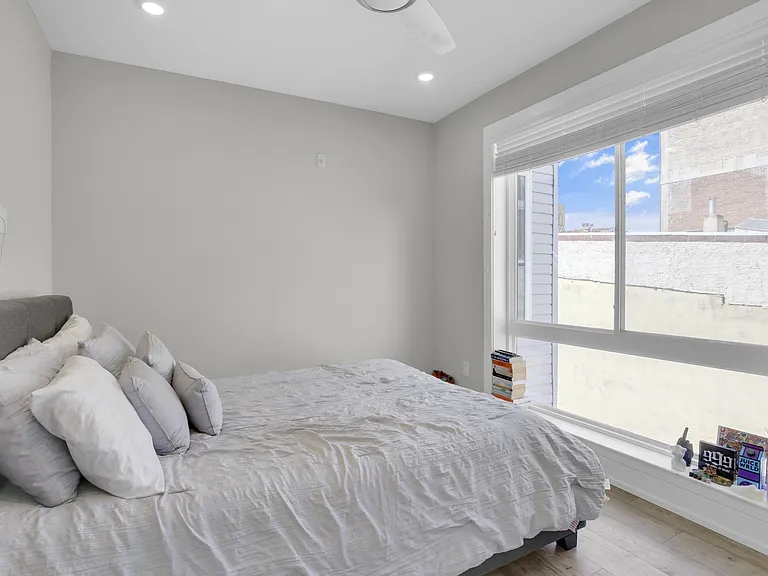 2209 N Broad St — Photo 30