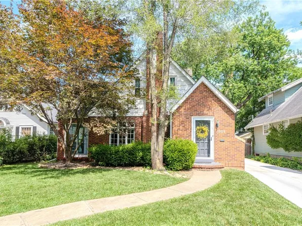 1909 Lovers Ln, Saint Joseph, MO 64505