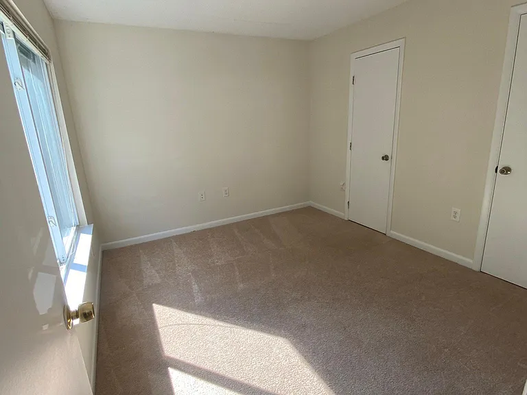 Lake Park Co-living Rooms — Photo 14