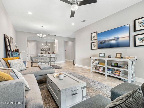 5th image of 7574 Loren Cove Dr