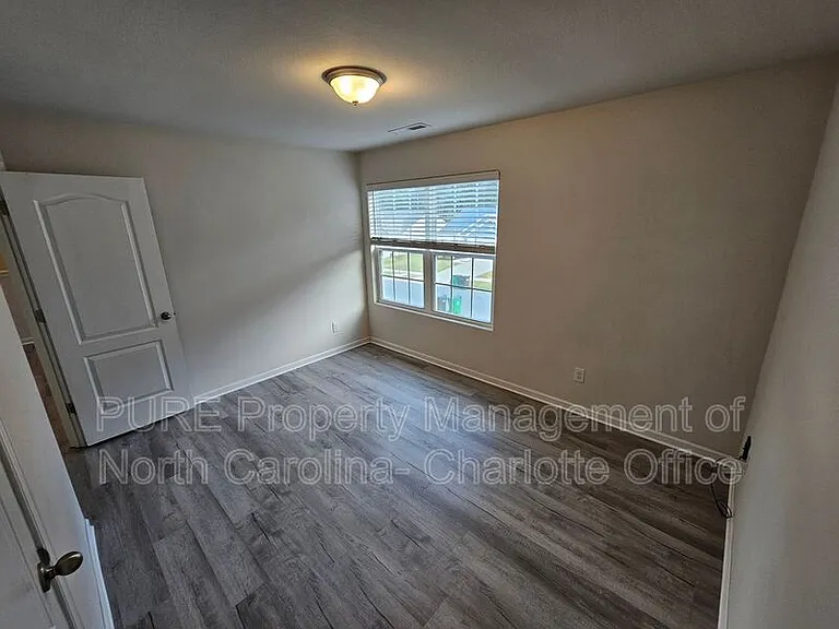 7015 Amberly Hills Rd — Photo 17
